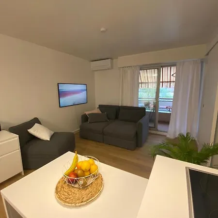 Dolce-vita 3 Etoiles, Climatise , 50m De La Et Aux Portes De Menton ,parking Gratuit * Roquebrune-Cap-Martin