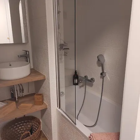 Διαμέρισμα Dolce-vita 3 Etoiles, Climatise , 50m De La Et Aux Portes De Menton ,parking Gratuit *